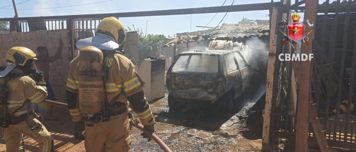 Incêndio atinge carro estacionado em Samambaia