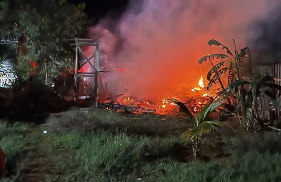 Incêndio atinge residência em Samambaia